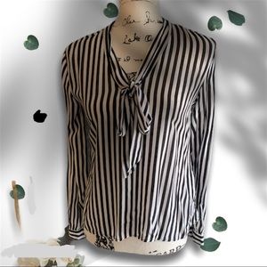 H&M blouse 🔥🔥velar out🔥🔥